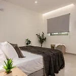 Alypius Luxury * 자킨토스 타운