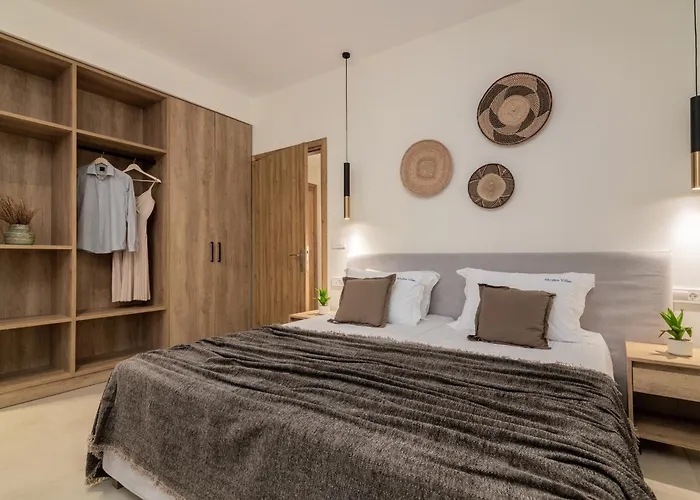 Alypius Luxury *