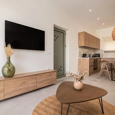 Villa Alypius Luxury *